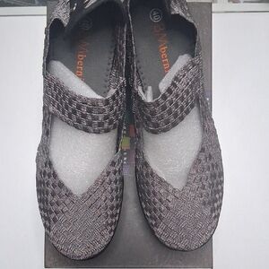 bernie mev. Lula Gunmetal Flats